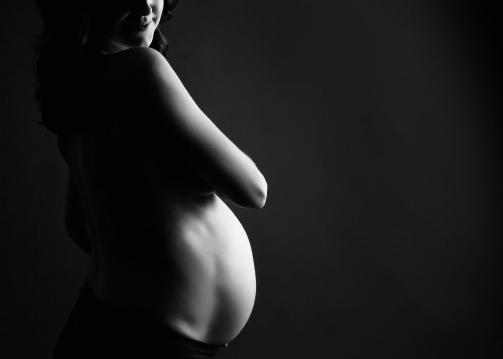 dramatic black and white pregnancy image