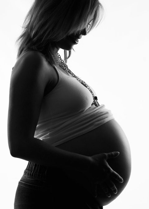 classic black and white pregnancy photo