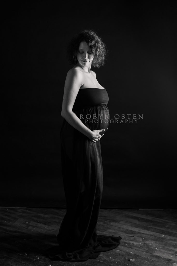 black and white maternity photos in baltimore